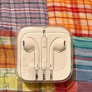Apple White Earbud Headphones